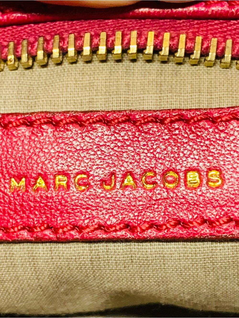 Authentic Marc Jacobs Quilted Wristlet Zip in Deep Berry w/ monogram clasp - Picture 4 of 6